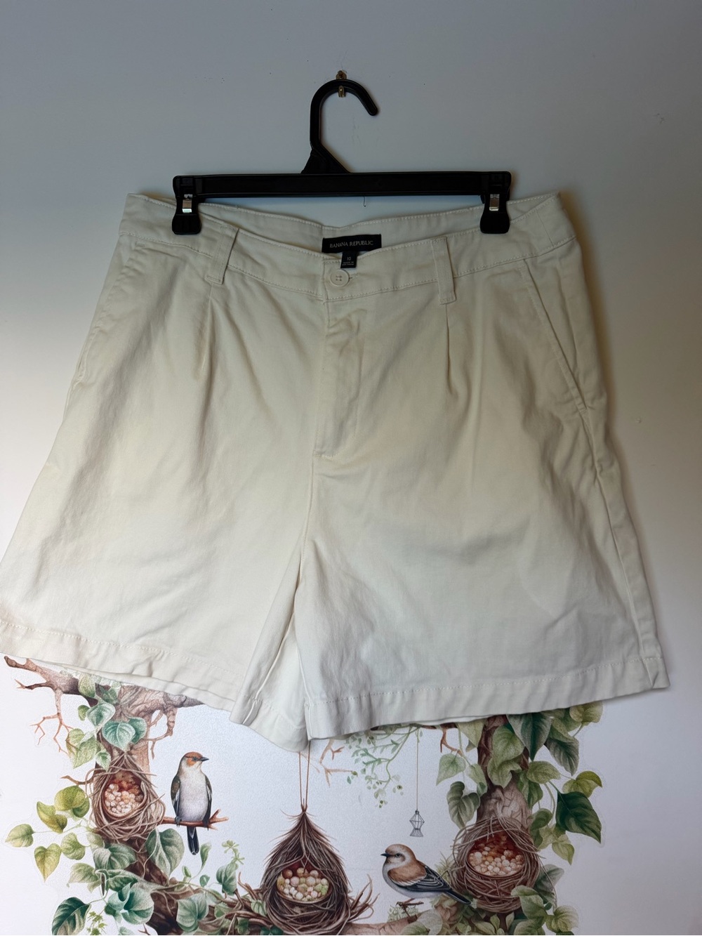 Banana Republic Cream Women's Bermuda Shorts